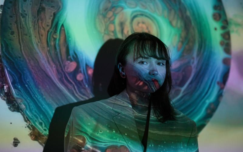 imagen26 1 Representacion conceptual que integra elementos del cosmos y trazos modernos